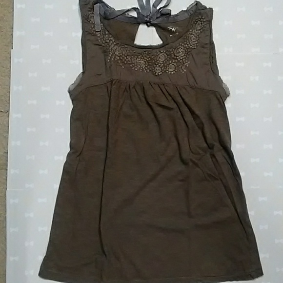 Tank top with embroidered details - Picture 3 of 6